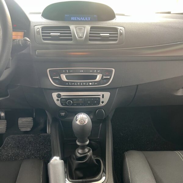 RENAULT MEGANE - Imagen 11